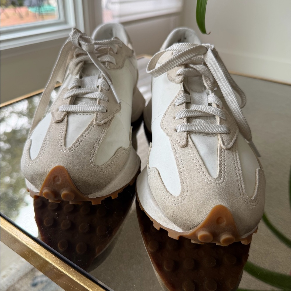 New Balance Cream and White Women's Sneakers size 8.5 - Picture 3 of 7